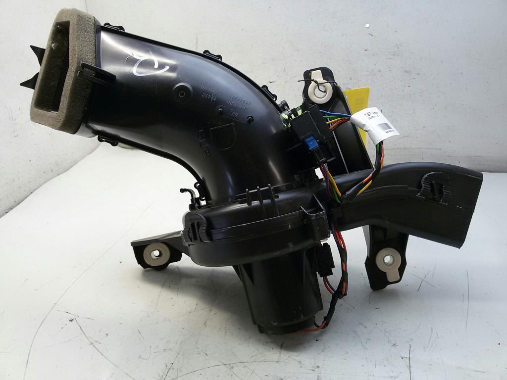 Peugeot 5008 BJ2011 Gebläsemotor unter Beifahrersitz 9683444380