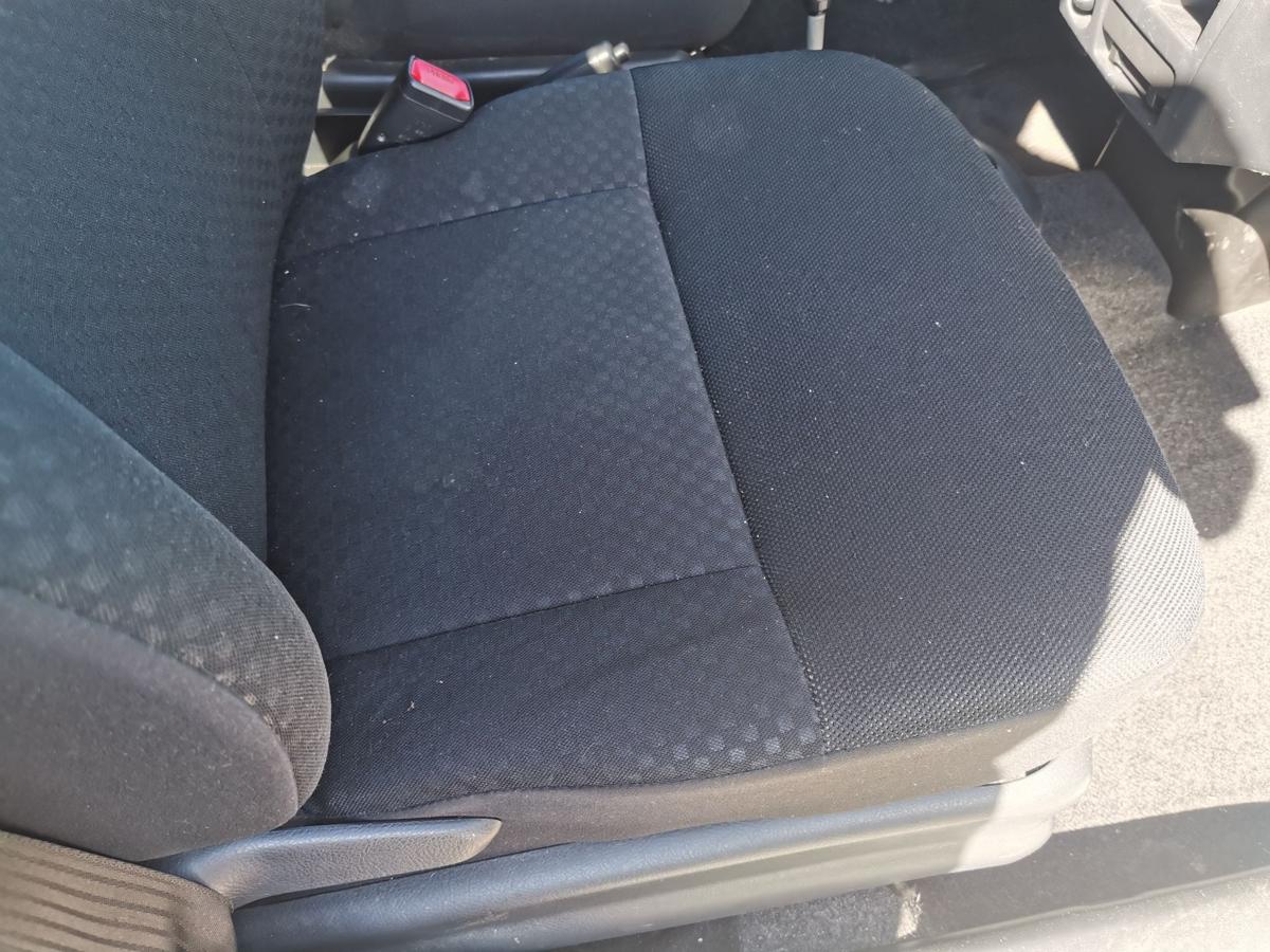 Daihatsu Materia M4 Beifahrersitz Sitz Autositz Stoff vorn rechts