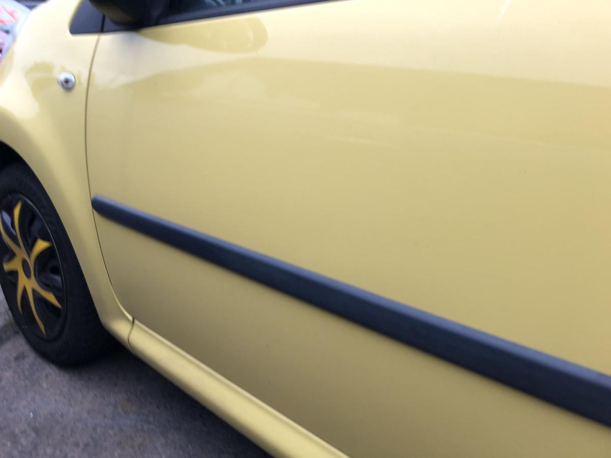 Peugeot 107 Typ P T&uuml;r vorn links Fahrert&uuml;r nur f&uuml;r 3 t&uuml;rer KBL Citrus Gelb
