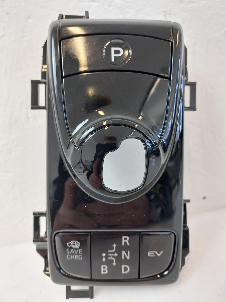 Mitsubishi Eclipse Cross GK0 ab21 Verkleidung W&auml;hlhebel mit Fahrstufenanzeige