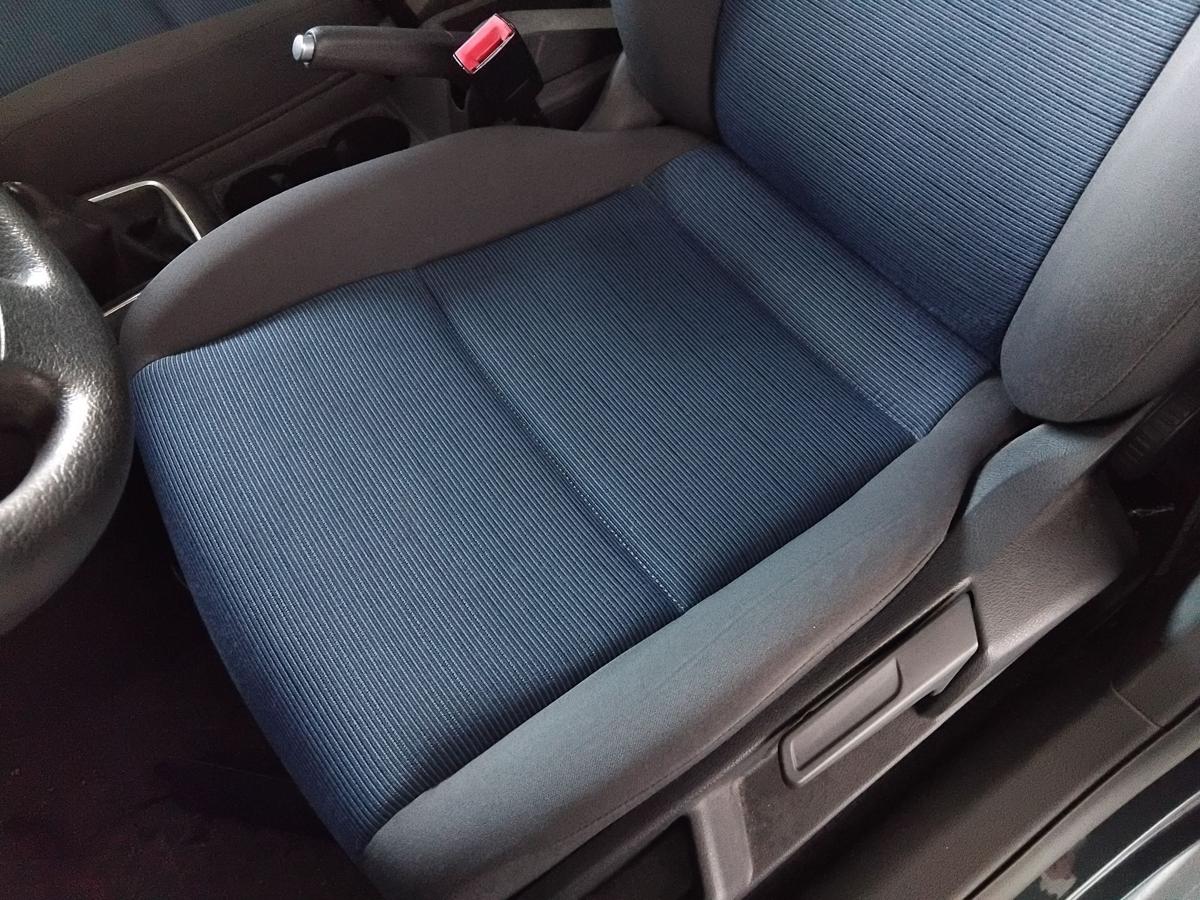 VW Golf Plus 5M Sitz vorn links Fahrersitz beheizt Stoff grau/blau BJ2006