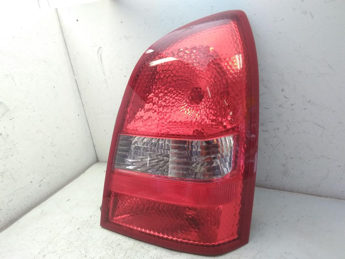 Nissan Primera P12 Stufenheck R&uuml;ckleuchte Heckleuchte rechts 4-t&uuml;rig Bj.2003