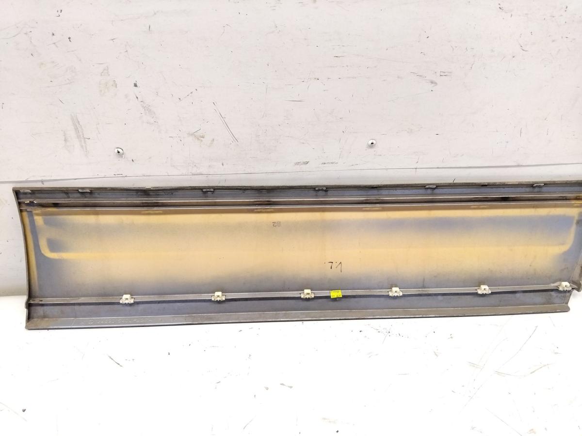 Mercedes W124 Türzierleiste Blende Tür vorn links 1246901540 graumetallic BJ1992