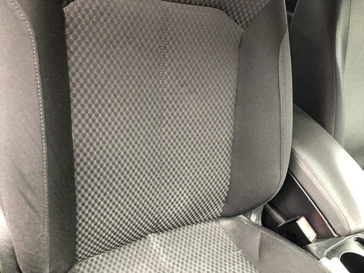 VW Passat 3C B7 Variant Sitz vorn rechts Beifahrersitz Stoff Heizung Autositz