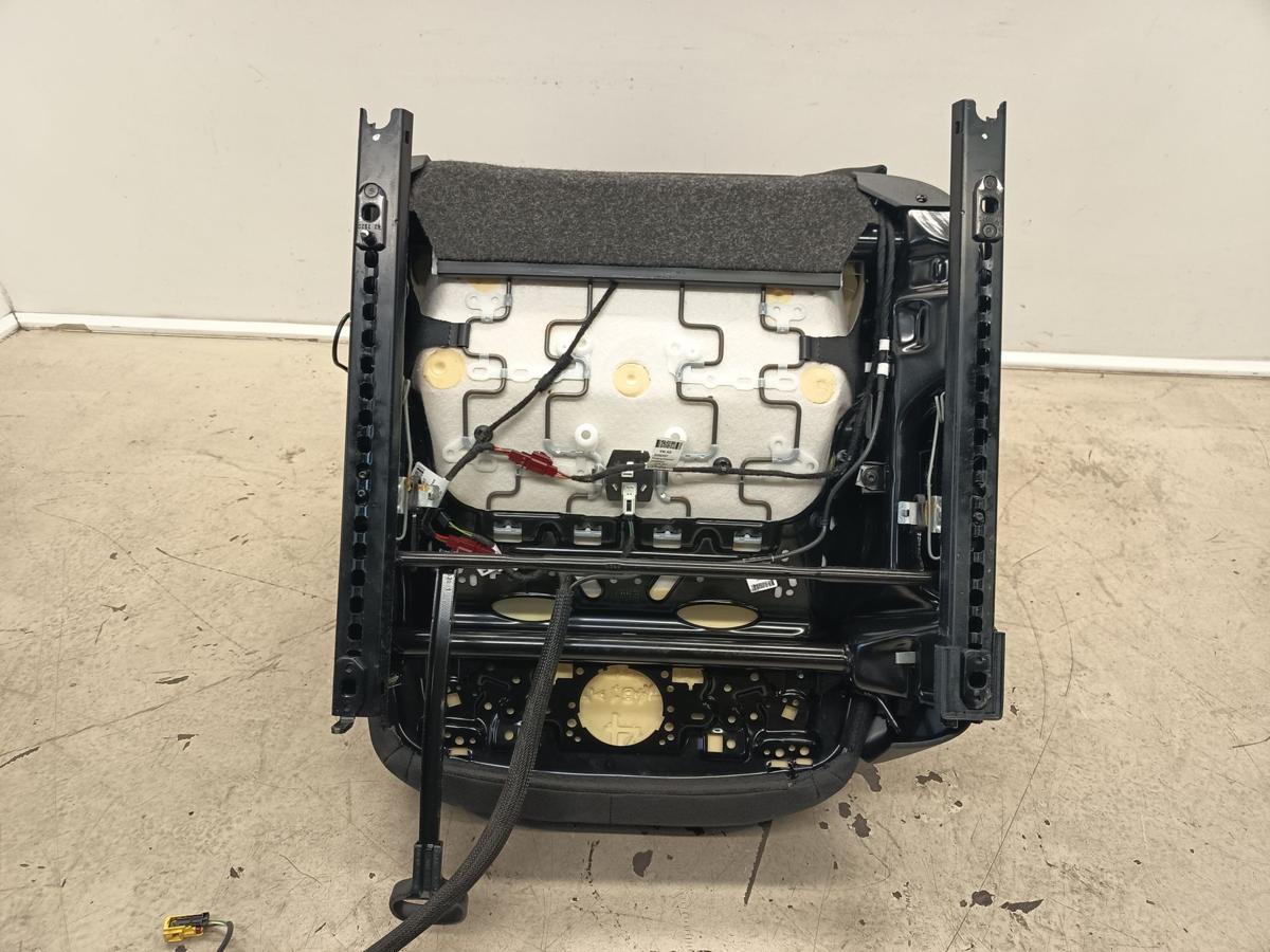 VW Polo VI AW orig Sitz vorn rechts Beifahrerseite Titanschwarz Quarz Bj 2021