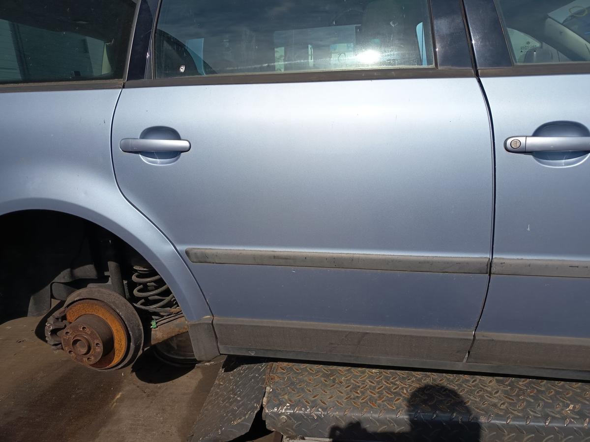 VW Passat 3B5 Kombi original Tür hinten links LL5Y Blau Baujahr 1998