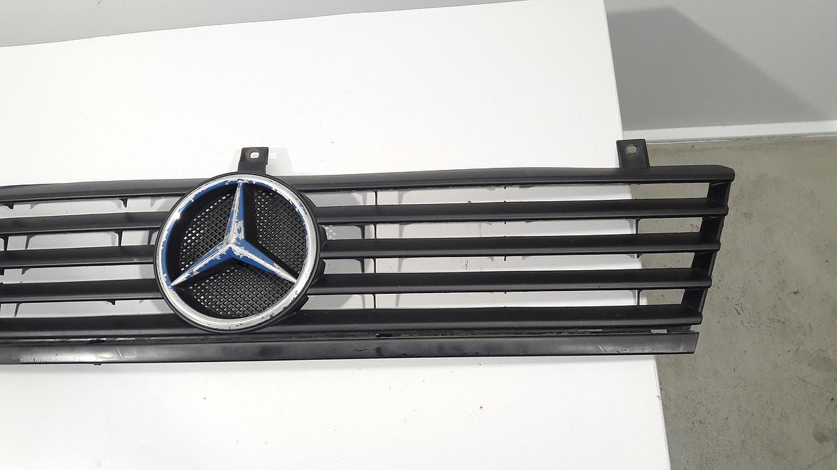 Mercedes Benz Vito 638 orig Kühlergrill Grill Emblem Bj 2002