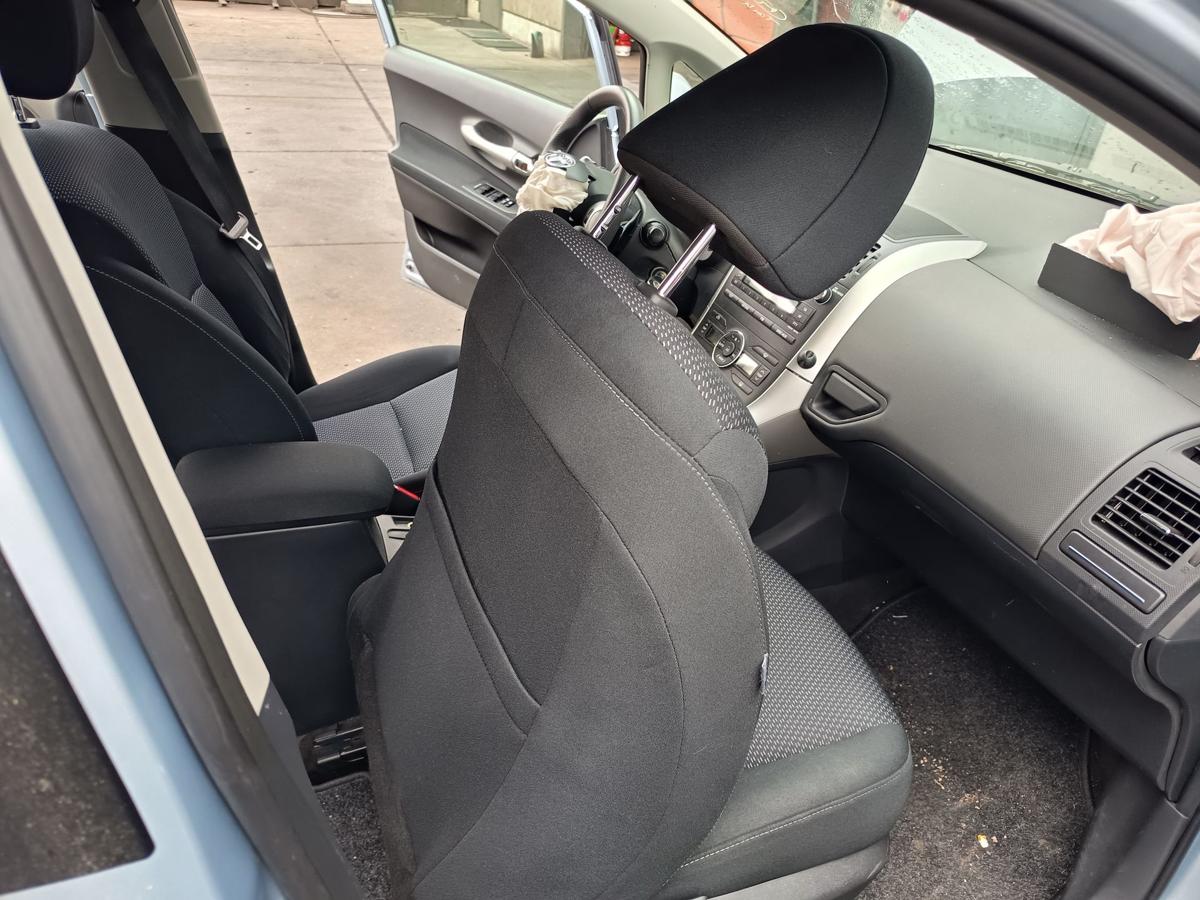 Toyota Auris E15 original Sitz vorn rechts Beifahrer Stoff anthrazit/schwarz