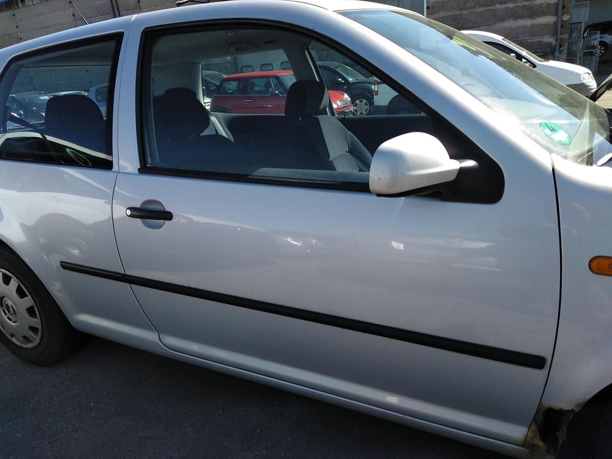 VW Golf 4 T&uuml;r vorn rechts Beifahrert&uuml;r 3-t&uuml;rig satinsilbermetallic LB7Z Bj.1998