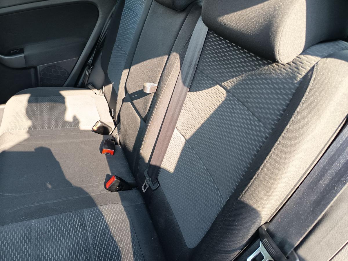 Golf Plus II original R&uuml;cksitzbank geteilt Stoff Titanschwarz Armlehne Bj 2009