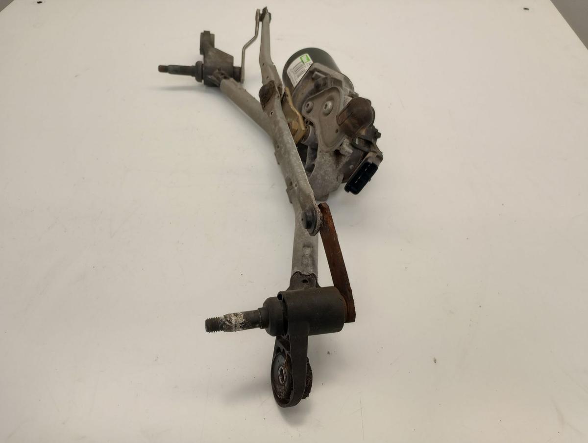Renault Clio III 3trg orig Wischermotor vorn mit Gestänge 8200268931 Bj 2006