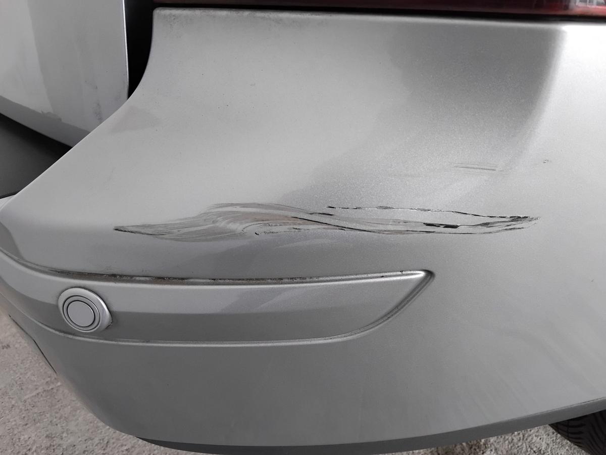 Volvo V50 II Kombi orig Sto&szlig;stange Stossf&auml;nger hinten 477 Electric Silber BJ2007