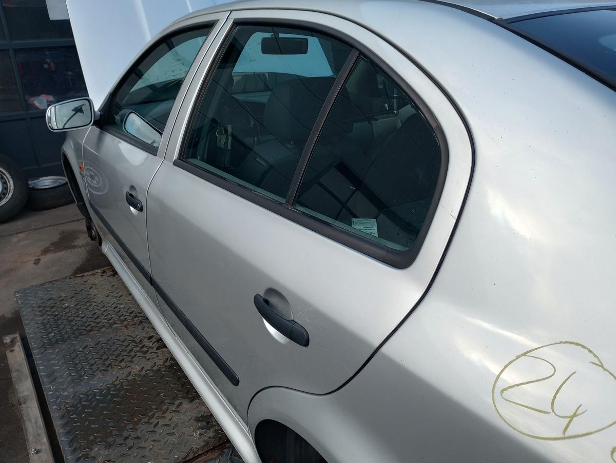 Skoda Octacia I 1U Limo orig Tür hinten links Fond L97A Diamantsilber met Bj98