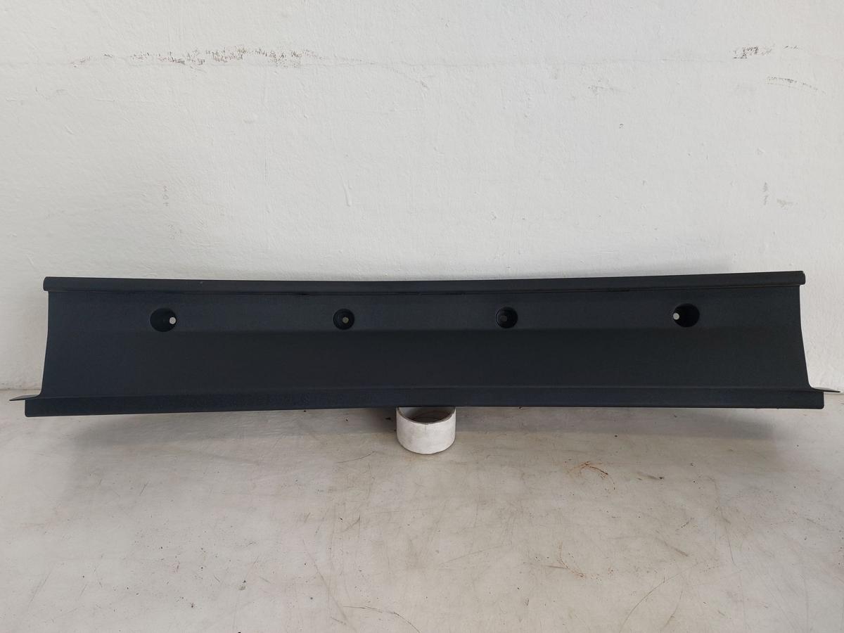 NIO EL6 Elektro SUV Verkleidung Ladekante Ladenkantenverkleidung OEM