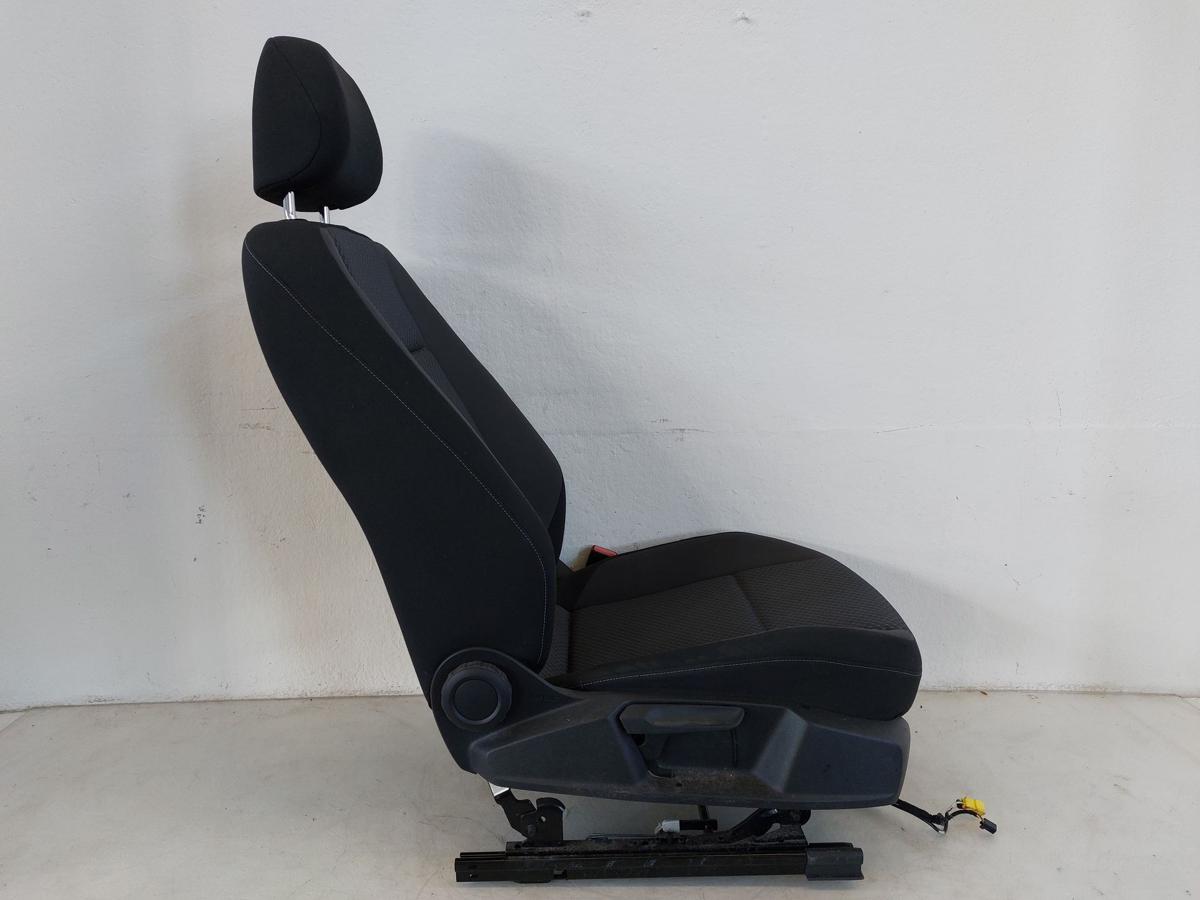 VW Passat 3G B8 Limo Sitz vorn rechts Fahrersitz Stoff ohne Heizung Autositz