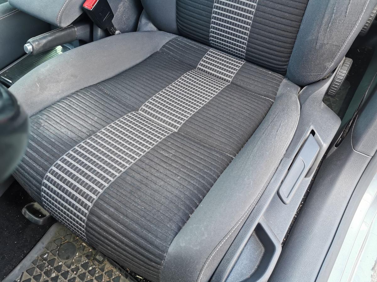 VW Golf Plus 5M Sitz Fahrersitz Autositz vorn links Stoff TEXT BILDER