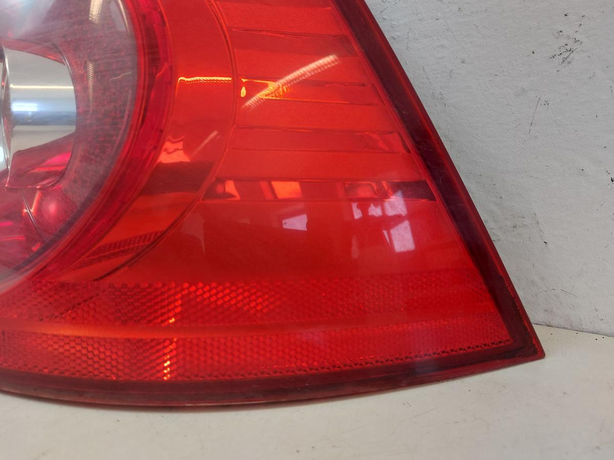 VW Golf V 5 R&uuml;ckleuchte Schlussleuchte R&uuml;cklicht hinten aussen rechts 3/5 T&uuml;rer