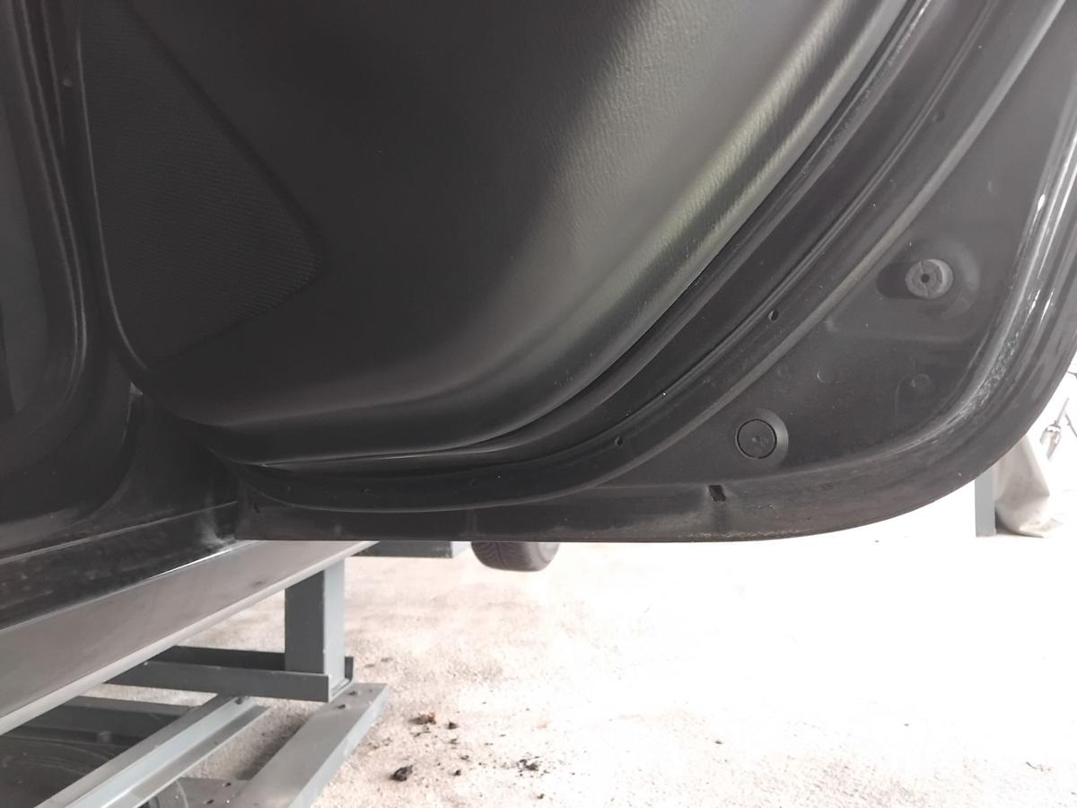 Mazda2 III DJ Tür hinten rechts 41W Jet Black Mica 5-türig BJ2015 Mazda2 III DJ Tür hinten rechts 41W Jet Black Mica 5-türig BJ2015