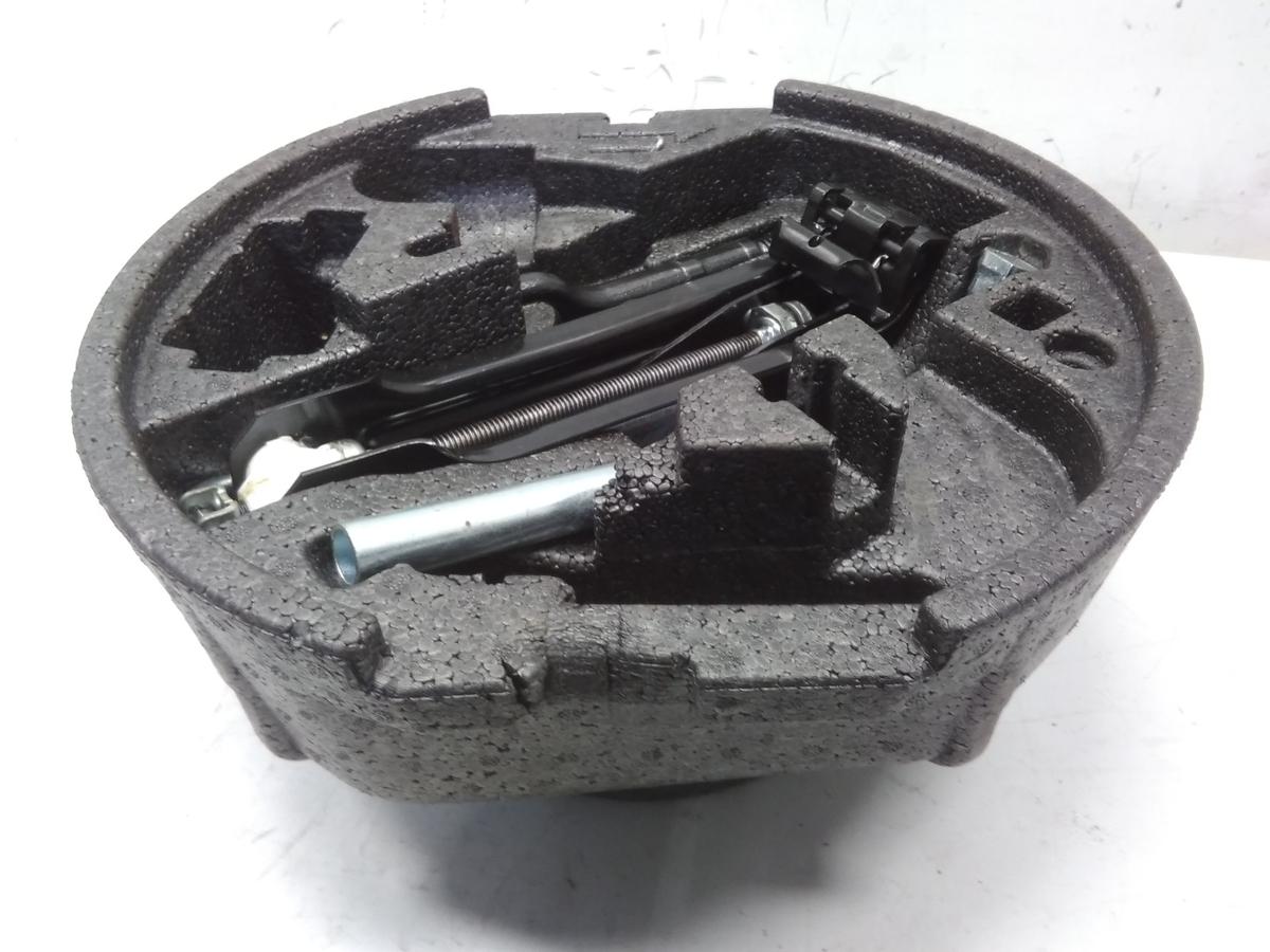 Skoda Octavia 2 1Z orig Wagenheber Abschlepp&ouml;se Schaumstoffbox 1K0011031S BJ2012