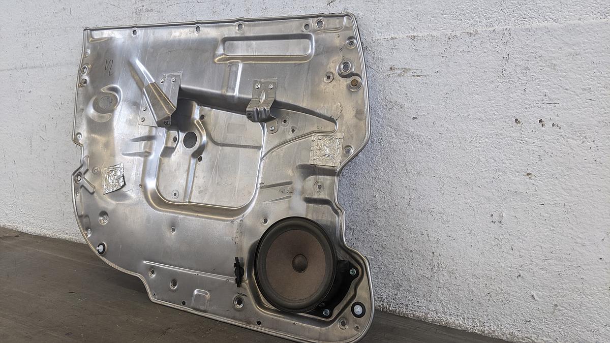 Audi A2 8Z Türblech Trägerplatte vorn links 8Z0837849C