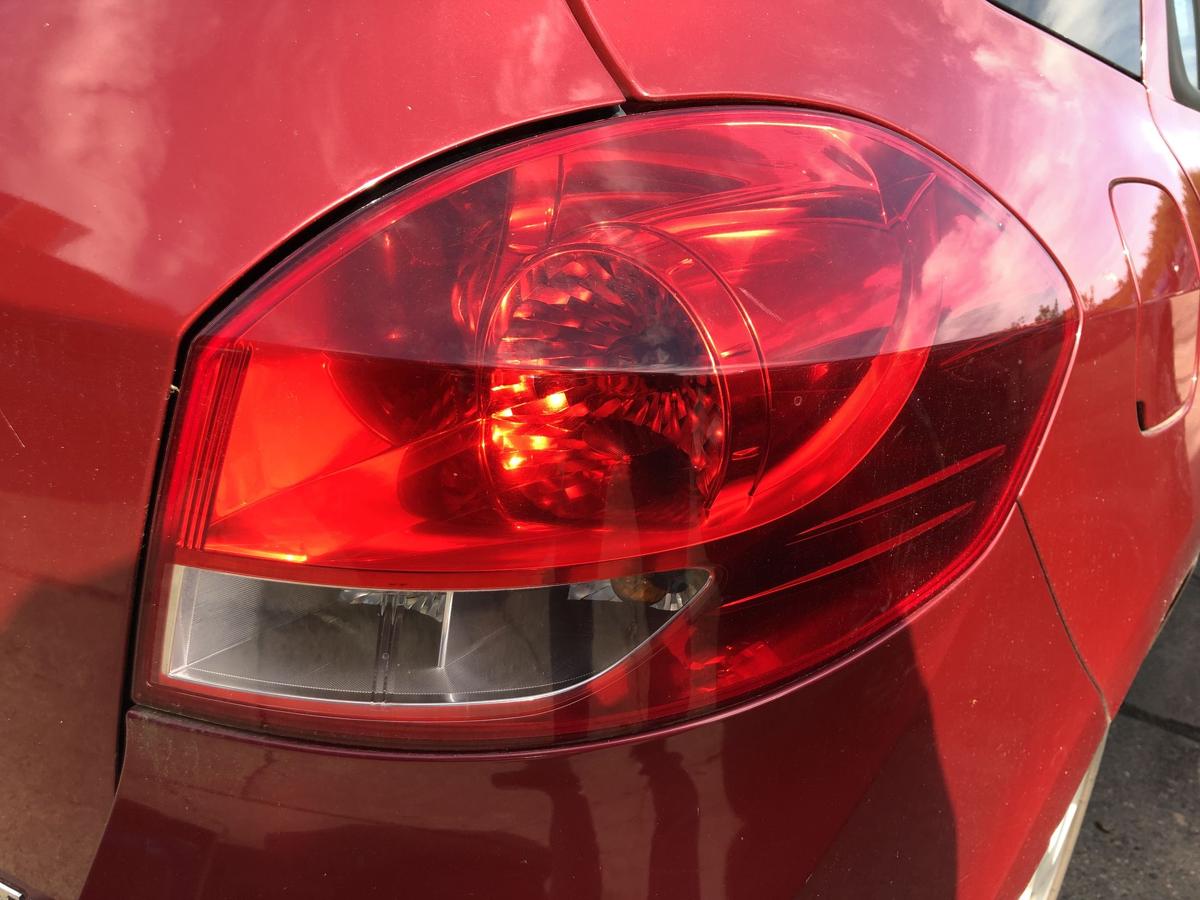 Renault Clio 3 III Grandtour R&uuml;ckleuchte rechts R&uuml;cklicht Heckleuchte Kombi