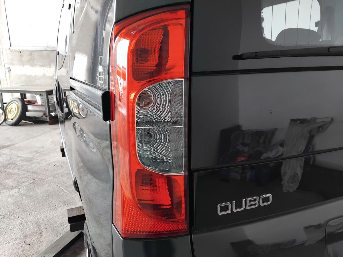 Fiat Qubo 225 original R&uuml;ckleuchte Heckleuchte links BJ2010 f&uuml;r Heckklappe