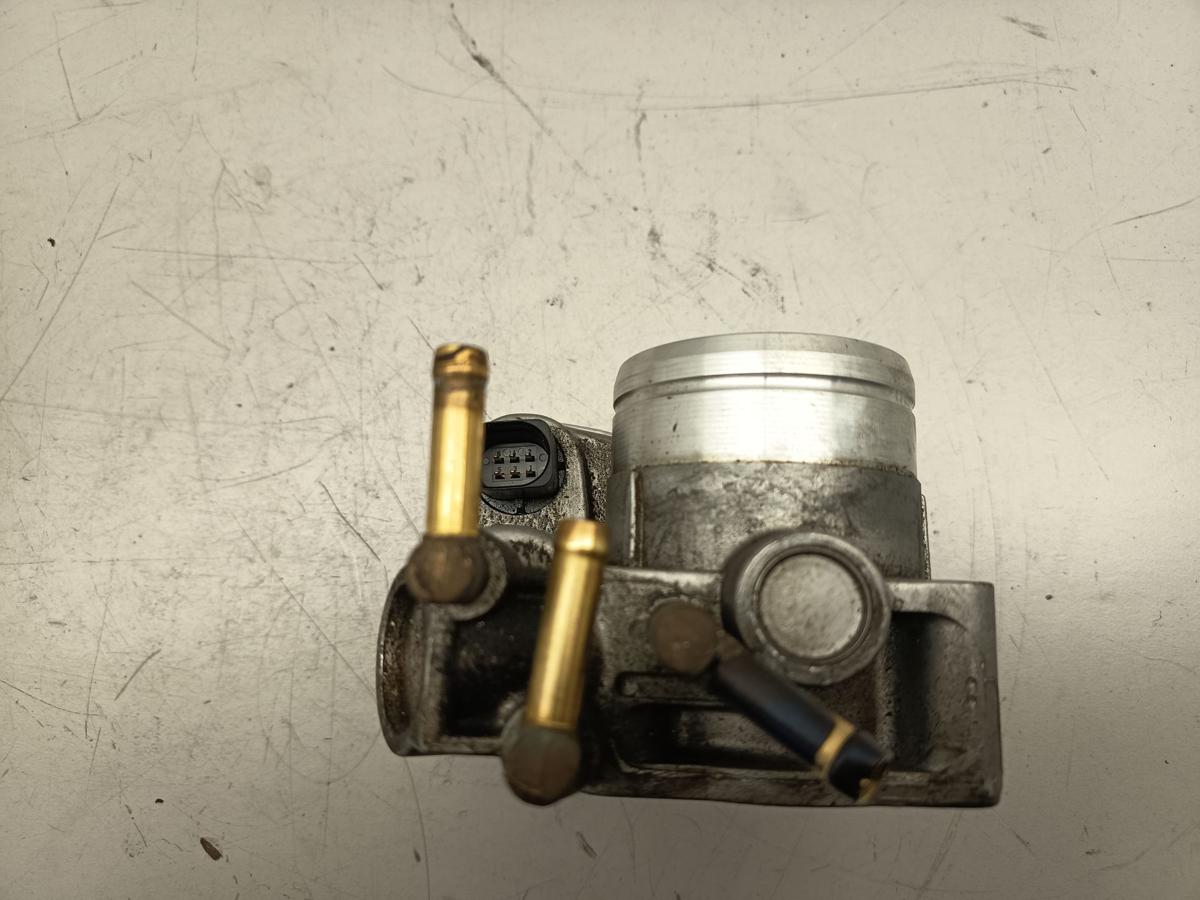 VW Passat 3C original Drosselklappe 1.6 75kW Benzin Bj 2006