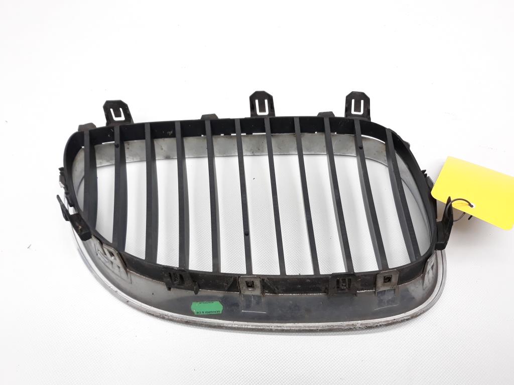 BMW 5er E60 Baujahr 2003 Grill Niere links Chrom 51137065701