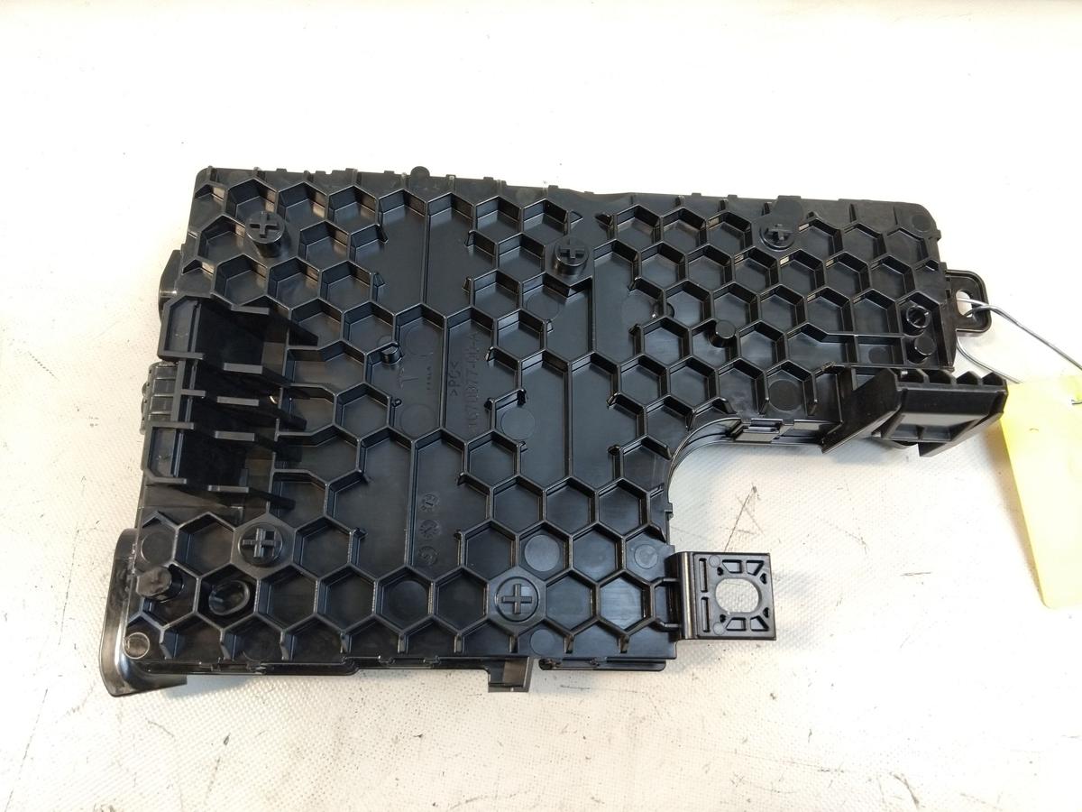 Tesla Model Y original Steuergerät BCM rechts 1657650-01-A 1497848-00-E Bj.2022