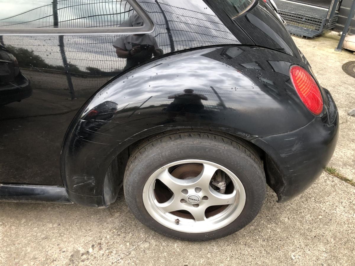 VW New Beetle 9C Kotflügel hinten links Radlauf L041 Brillantschwarz