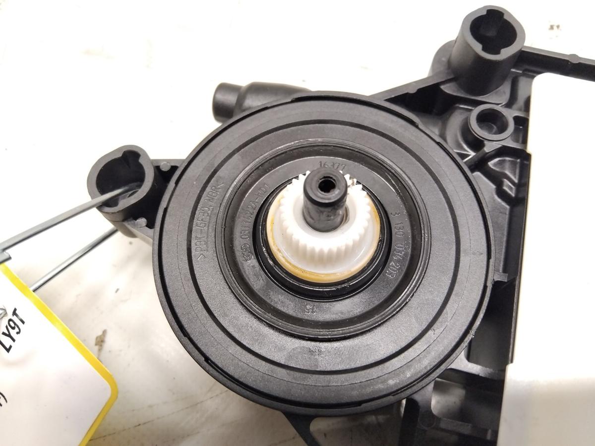 Seat Leon ST 5F original Fensterhebermotor hinten links 5Q0959407A Bj.2019