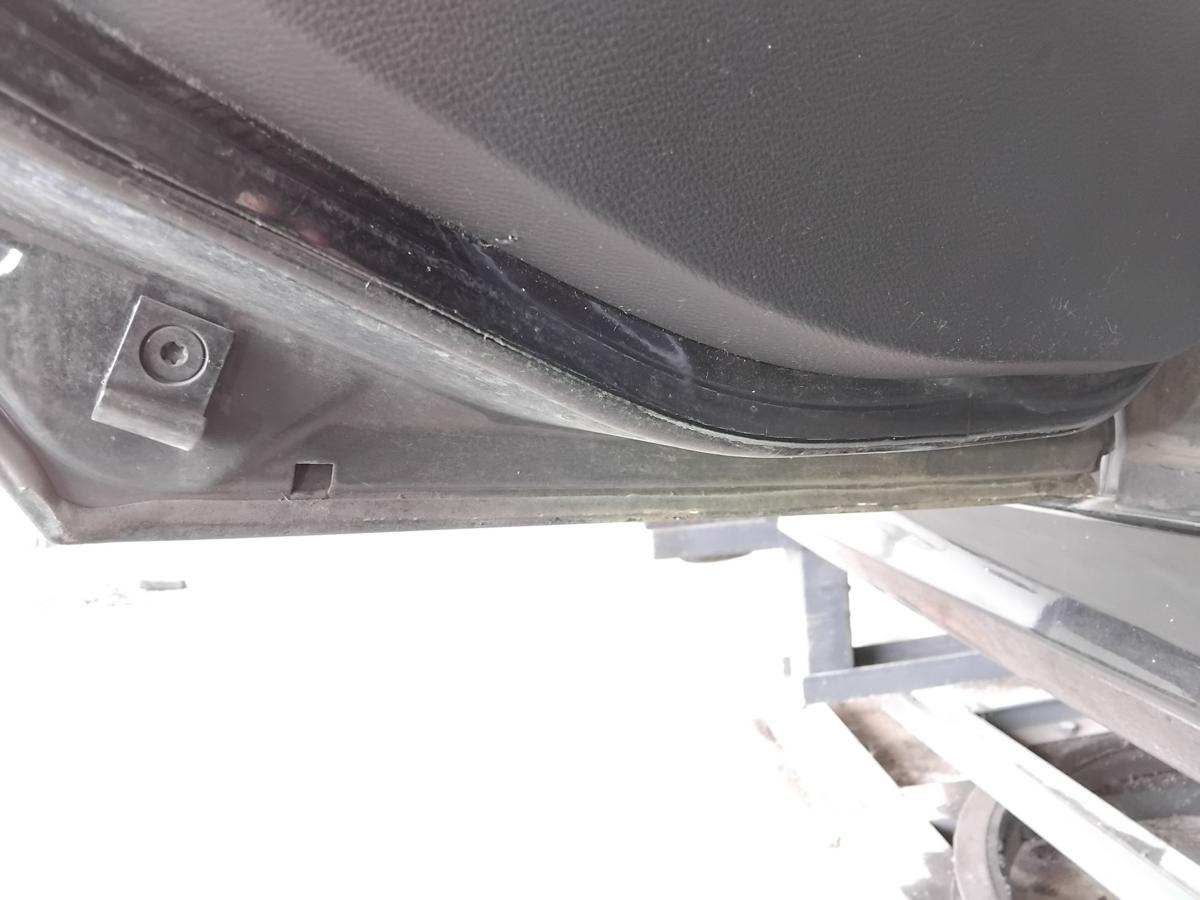 BMW 1er E87 T&uuml;r hinten links 668 SCHWARZ II BJ2008