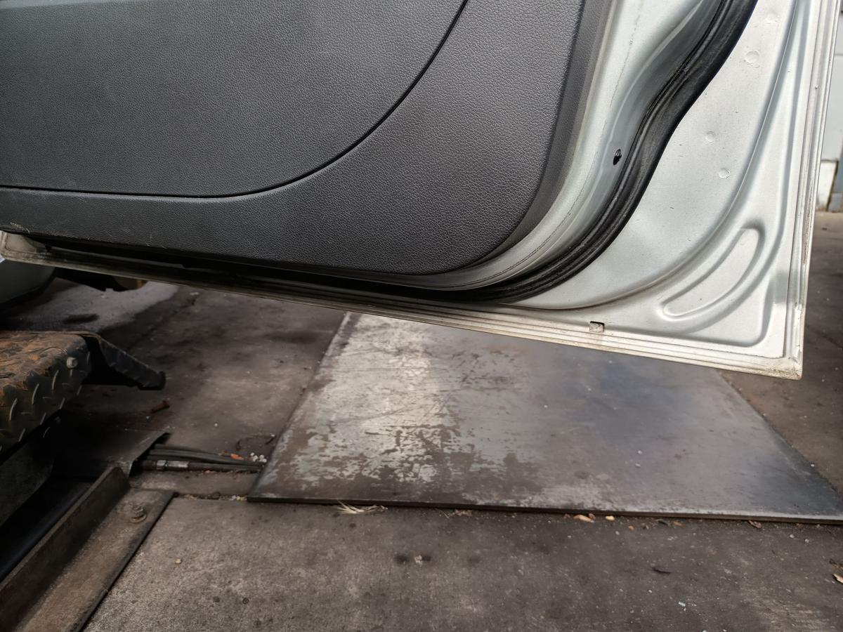 Ford C-Max original T&uuml;r Roht&uuml;r vorne rechts Polarsilber Baujahr 2007