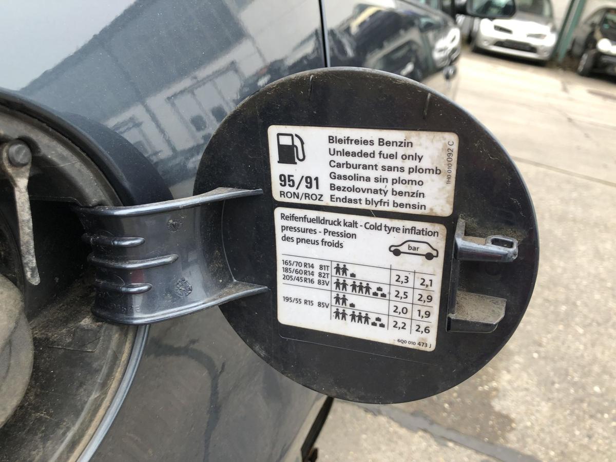 VW Polo 9N3 Tankklappe Tankdeckel Tankverschluss LC7V grau