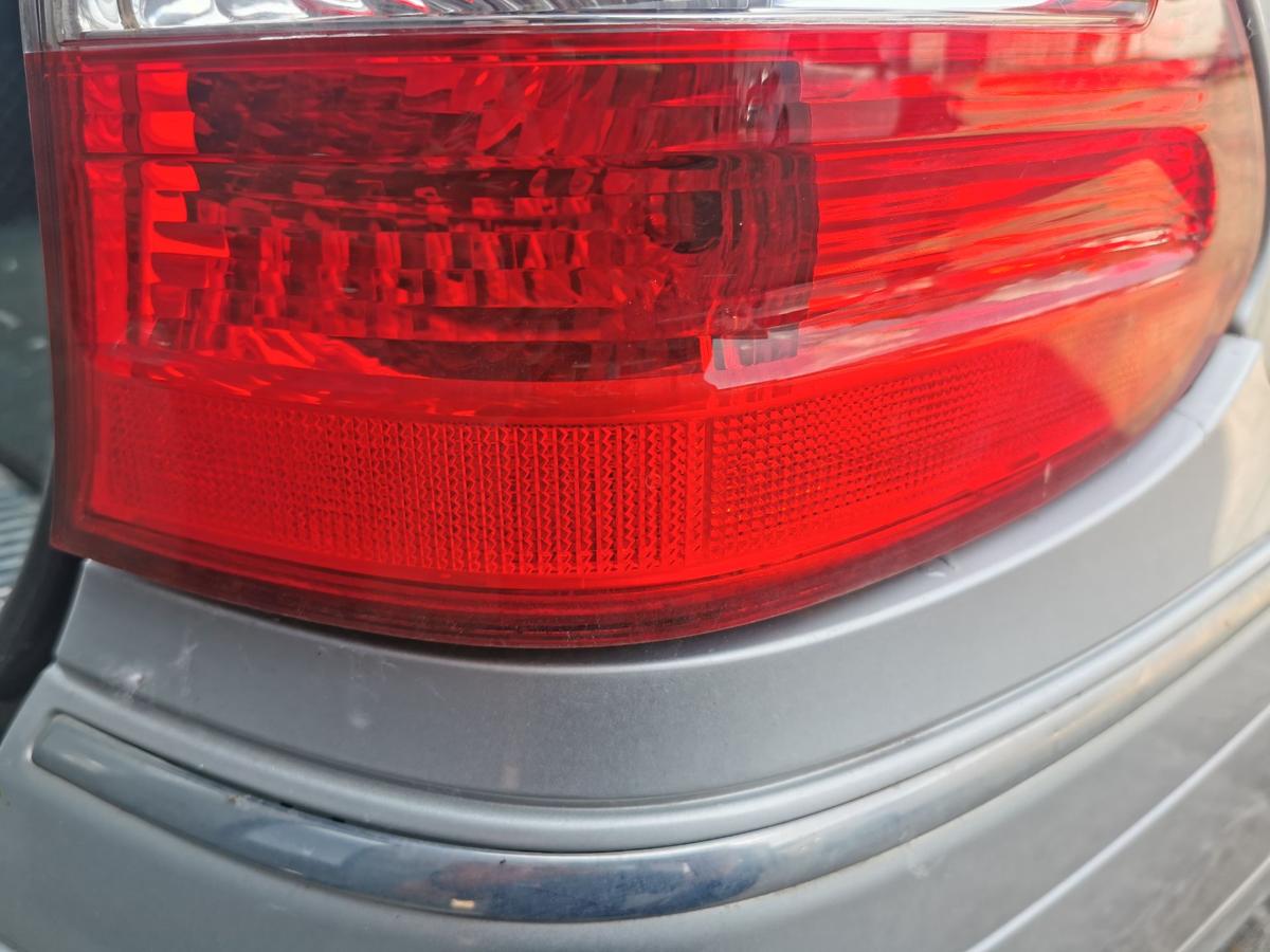 Mercedes E Klasse S211 Rückleuchte Schlussleuchte Rücklicht aussen rechts Kombi