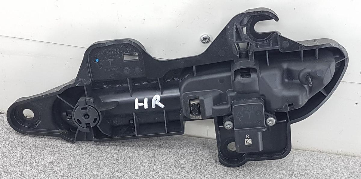 Tesla Model Y T&uuml;rgriff hinten rechts 1528115-00-D Bj22 schwarz passt auch vorn