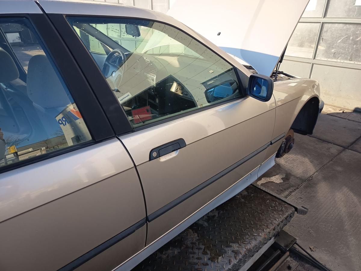 BMW 3er E36 Limousine original T&uuml;r vorn rechts Beifahrer 301 Kaschmirbeige Bj 92