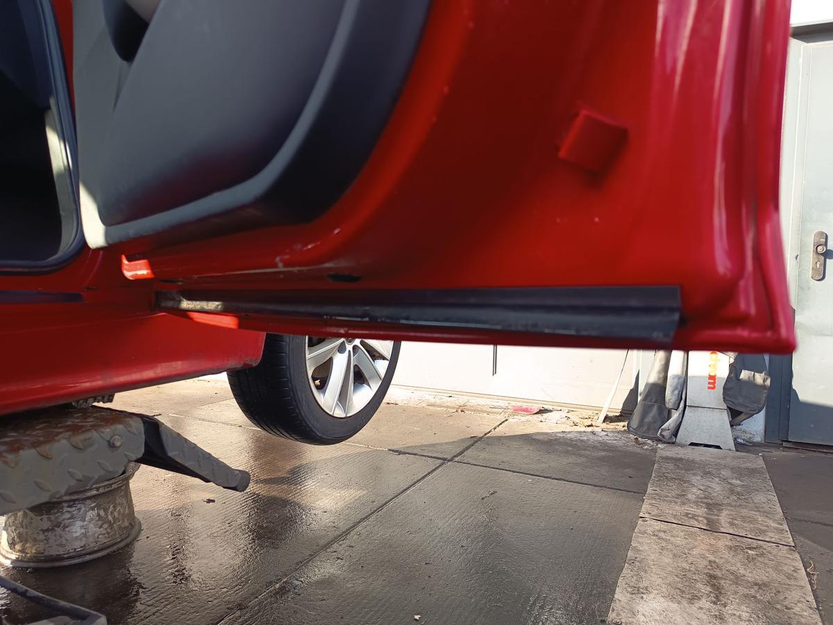 BMW E87 original T&uuml;r vorn rechts Beifahrer Rohbau 438 Japanrot Bj 2005