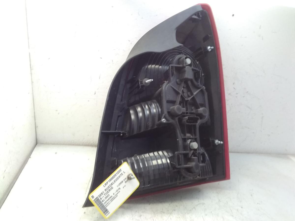 Nissan Primera P12 Stufenheck R&uuml;ckleuchte Heckleuchte links 4-t&uuml;rig Bj.2003