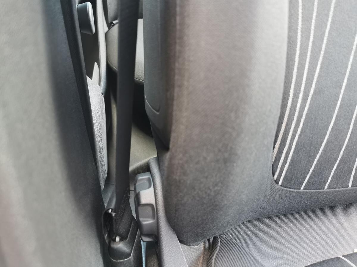 Opel Corsa D Beifahrersitz Sitz Autositz vorn rechts 5 Türer Stoff Opel Corsa D Beifahrersitz Sitz Autositz vorn rechts 5 Türer Stoff