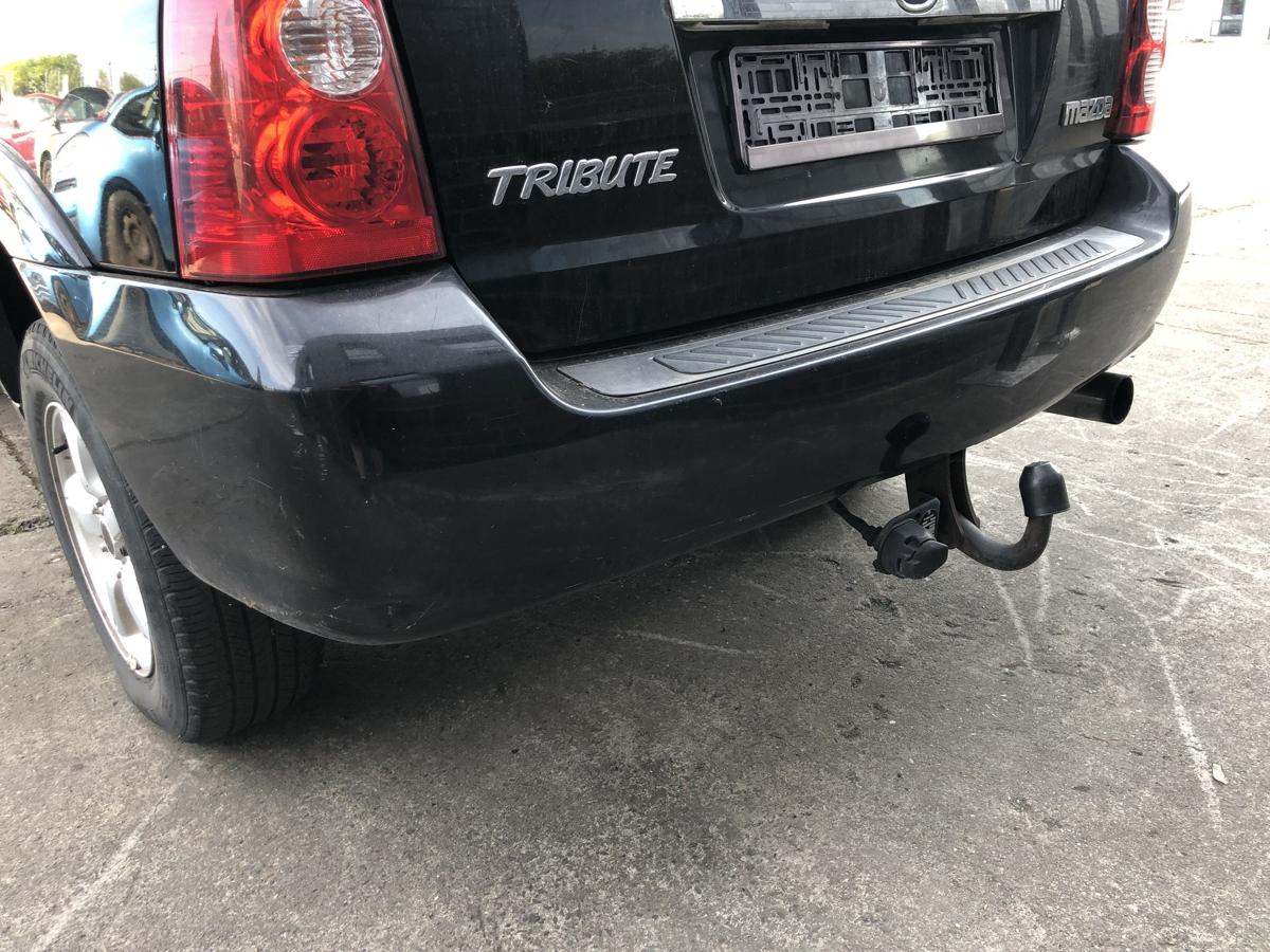 Mazda Tribute EP ab 2004 Stoßfänger hinten Heckschürz AHK Ausschnitt schwarz