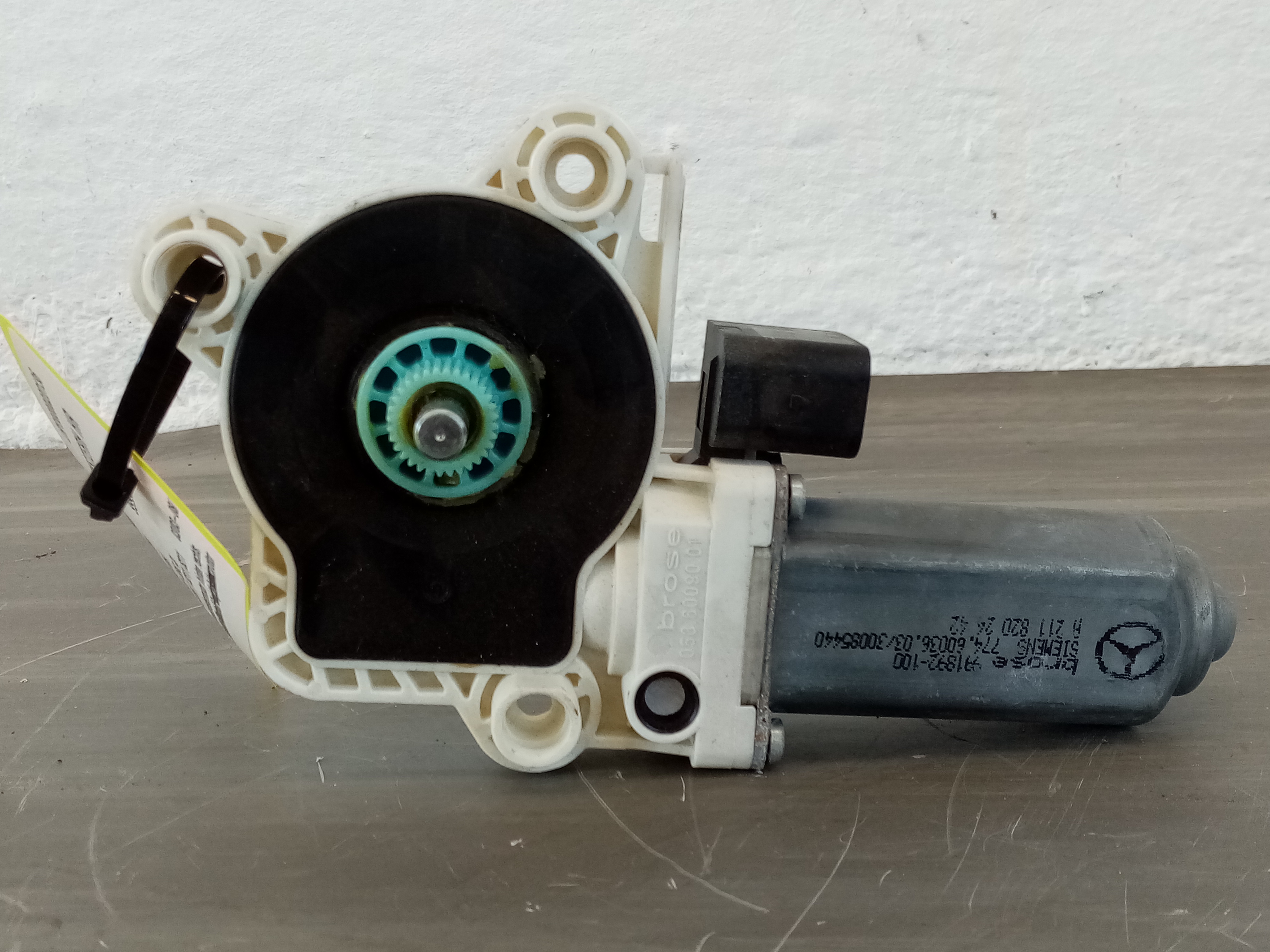 Mercedes S211 E-Klasse Fensterhebermotor hinten rechts 2117300446