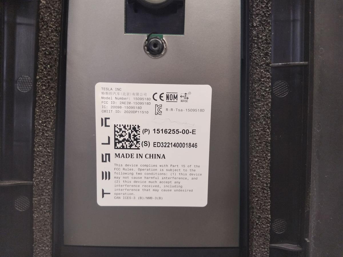 Tesla Model Y original Blende B-S&auml;ule links mit Kamera 151625500E BJ2023