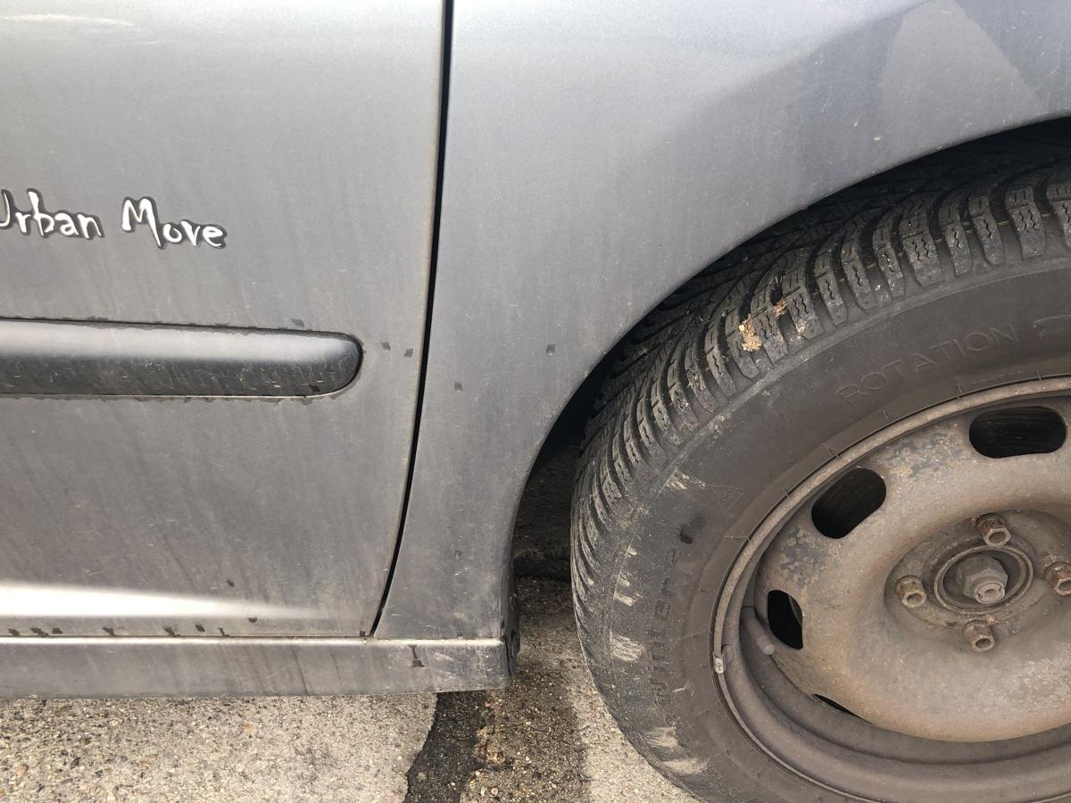 Peugeot 207 SW Typ WE Kotfl&uuml;gel vorn rechts Beifahrerseite KTH Thorium Grau