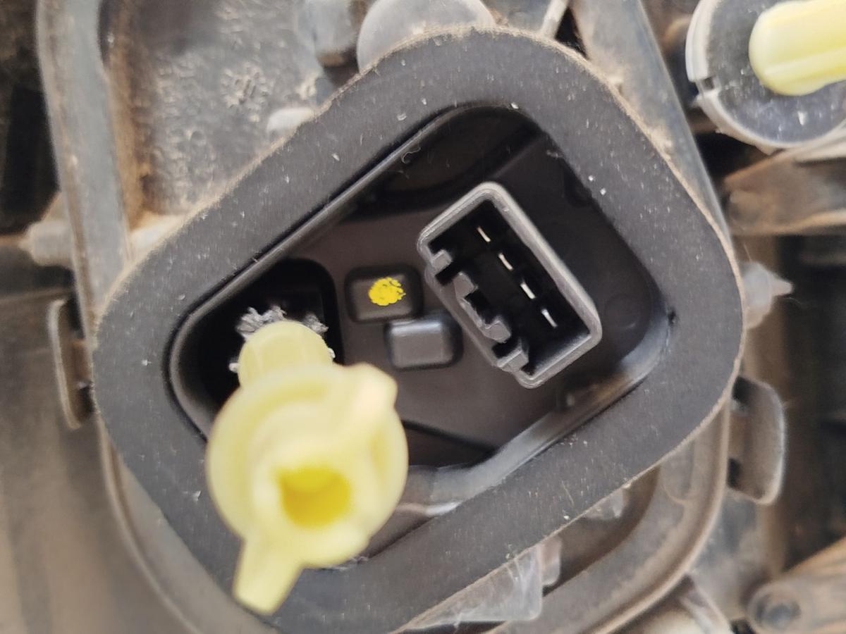 Ford C-Max CB7 R&uuml;ckleuchte rechts au&szlig;en Ecke R&uuml;cklicht Heckleuchte OEM