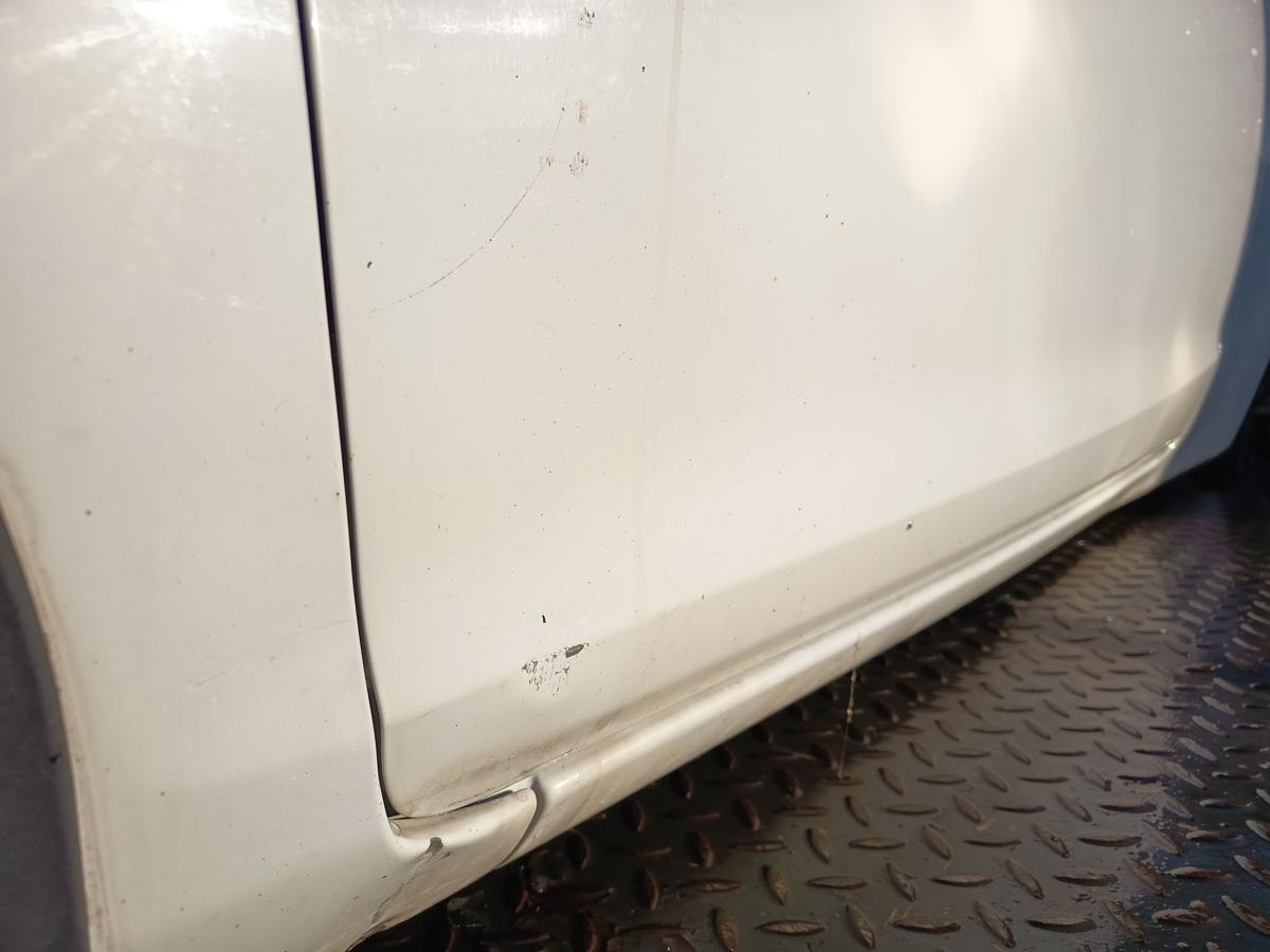 Ford Fiesta VII original T&uuml;r links Fahrer Frostwei&szlig; Bj 2011