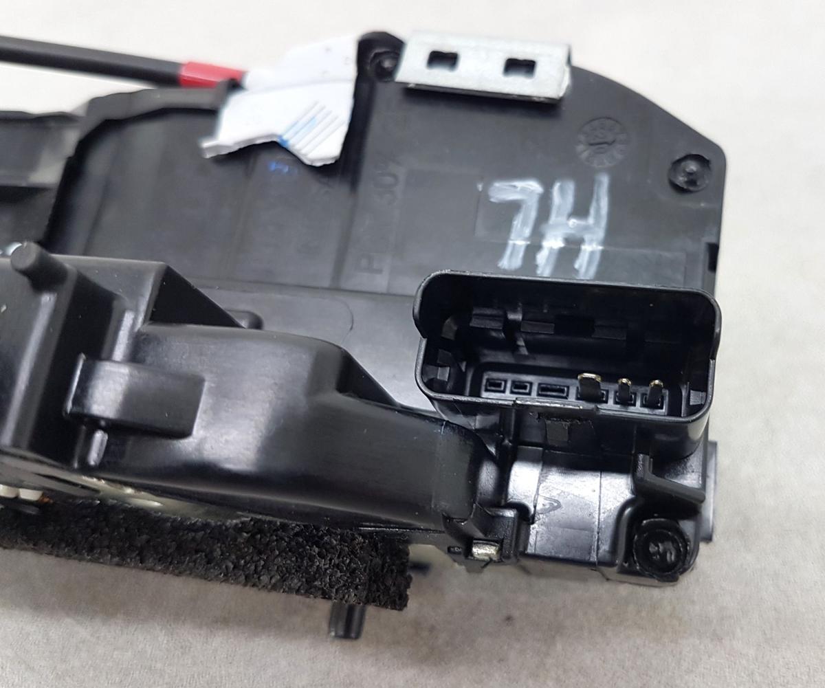 Nissan Qashqai J11 Türschloss hinten links Bj21 für Zentralverriegelung 3 Pins