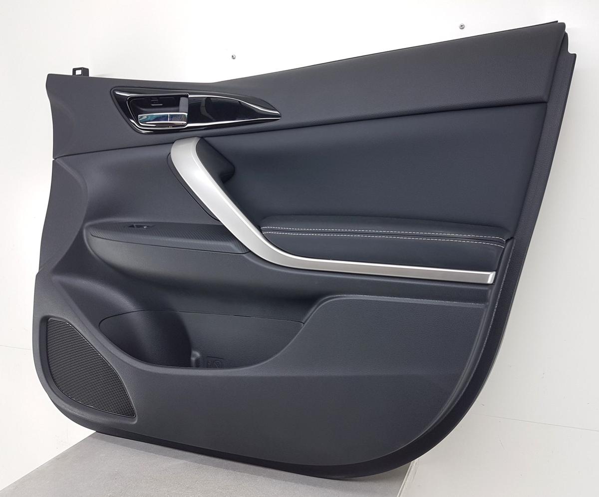 Mitsubishi Eclipse Cross T&uuml;rverkleidung vorn rechts in schwarz Bj2023