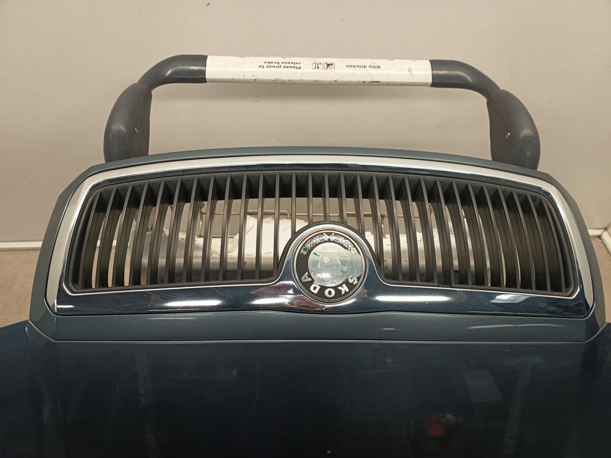 Skoda Fabia 6Y Bj 2004 original Motorhaube Deckel vorn LF7V Graphite Grau Skoda Fabia 6Y Bj 2004 original Motorhaube Deckel vorn LF7V Graphite Grau