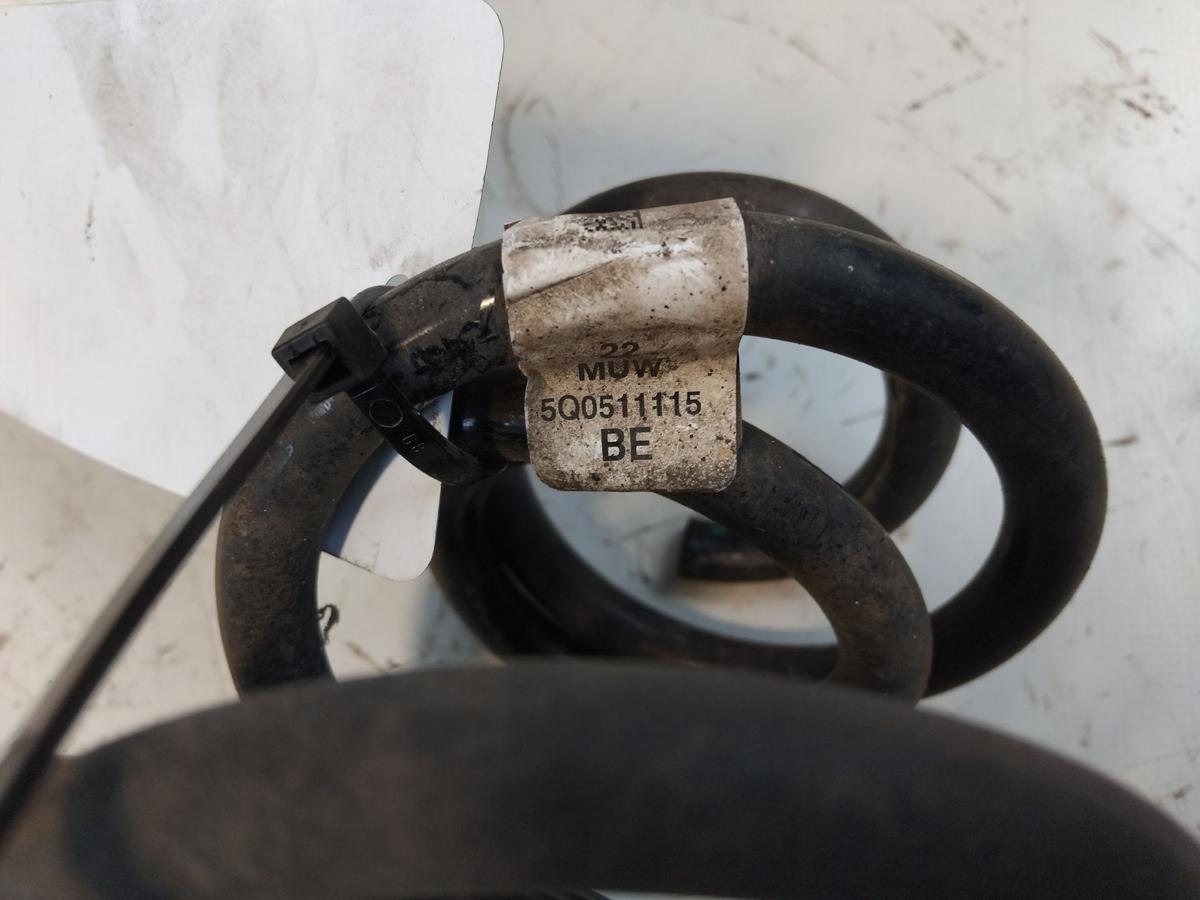 VW Golf Sportsvan original Satz Hinterfedern Bj.2017 5Q051115BE